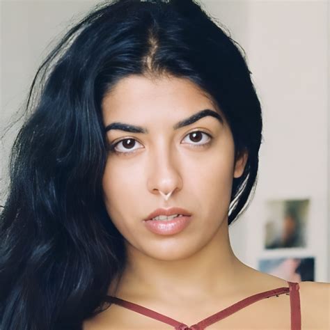 Jasmine Sherni – Age, Bio, Height, Weight, Boyfriend,。